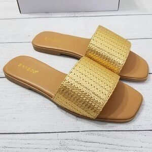 Bamboo Slide Sandals Womens
Size 8 - Gold